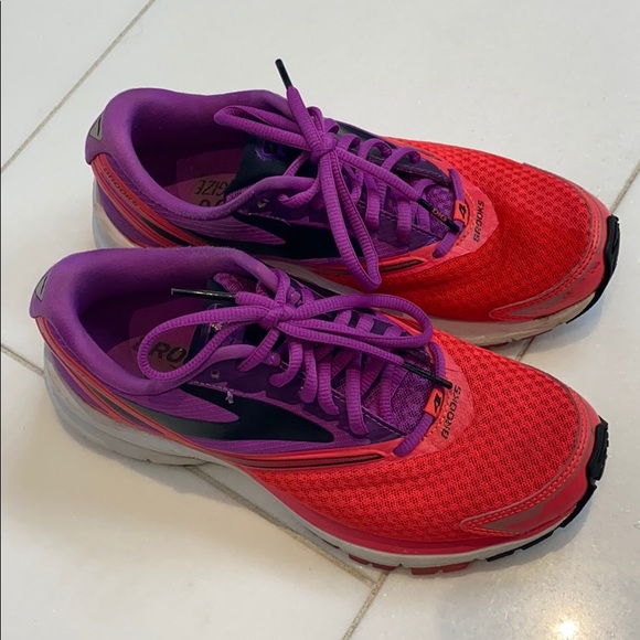 brooks running shoes purple